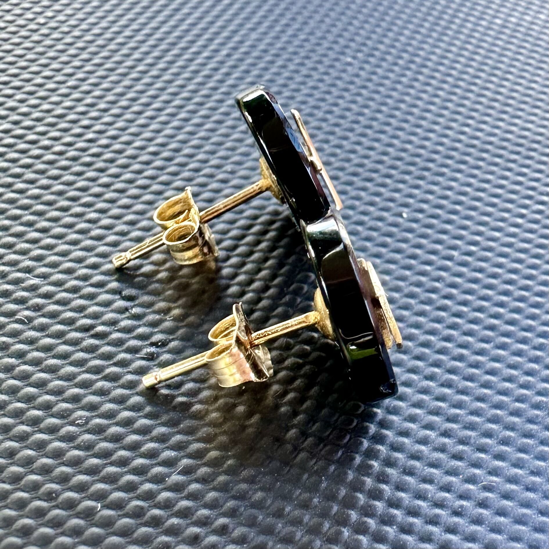 Vintage 14K Yellow Gold Black Onyx Button Stud Earrings with X Cross | Elegant Everyday Jewelry - Image 6