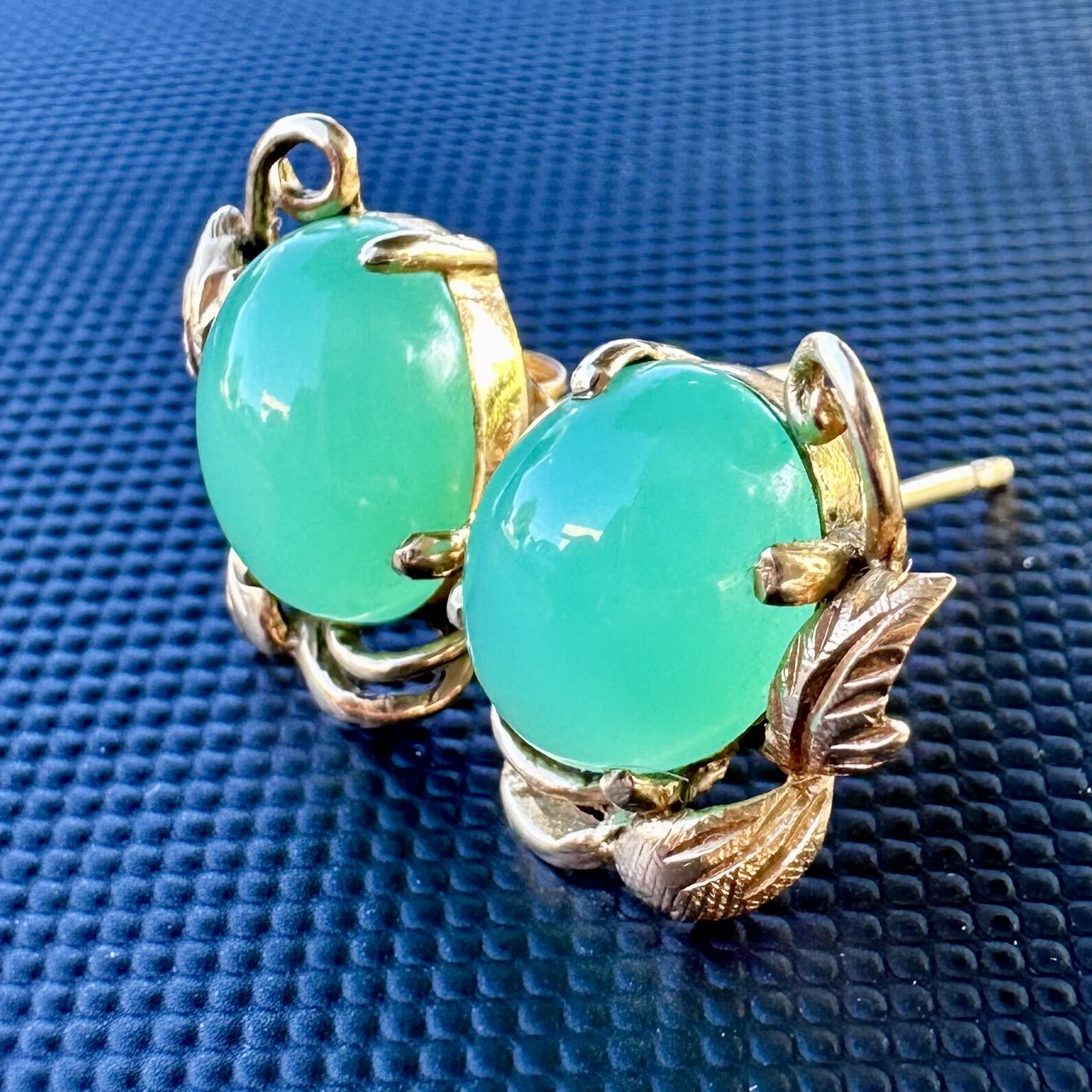 14K Yellow Gold Scrolled Botanical Leaves Earrings with Chrysoprase | 3.13g - Image 2