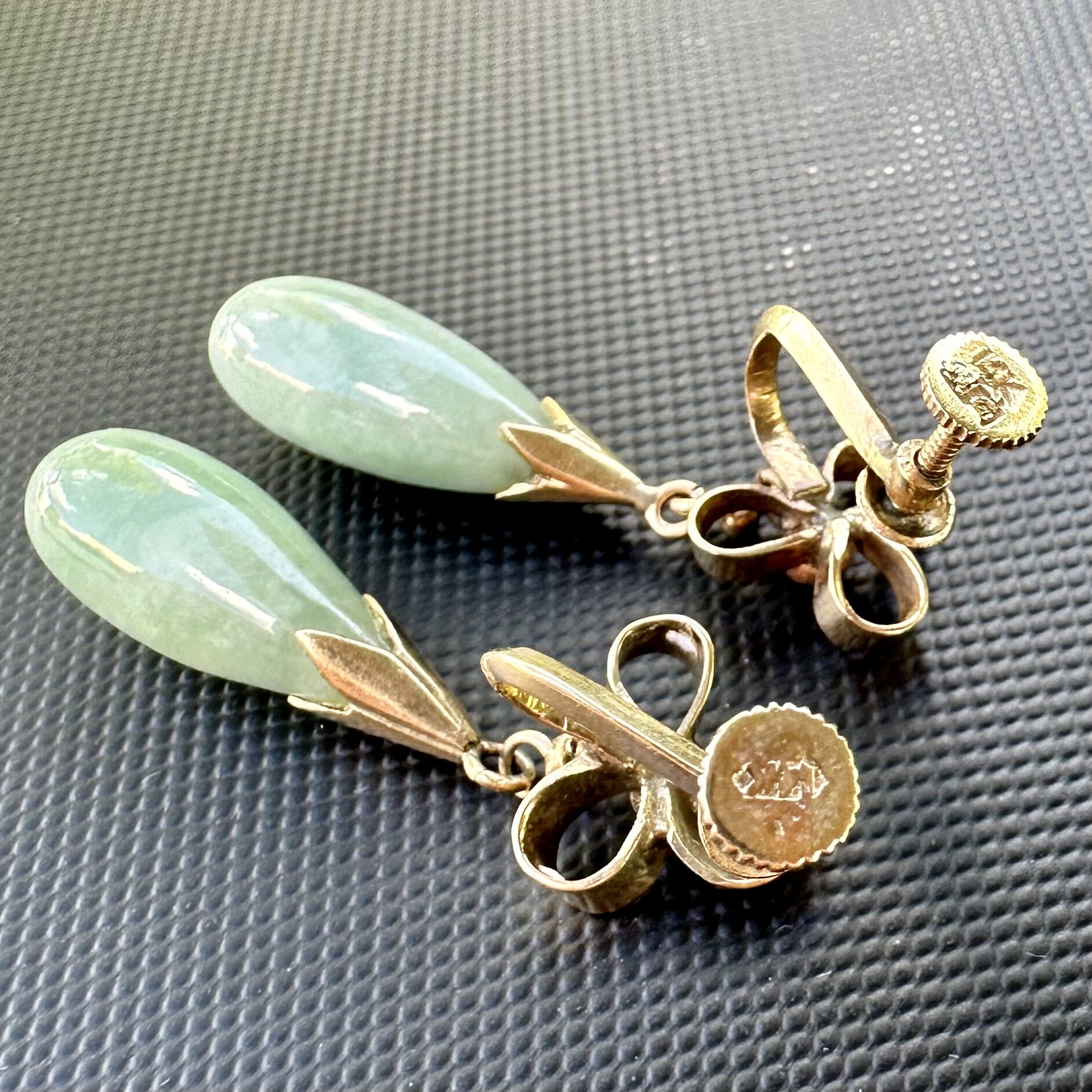 Vintage 14K Gold Dangle Earrings | Green Jade Drop Earrings with Screw Backs | 7.61g - Image 3