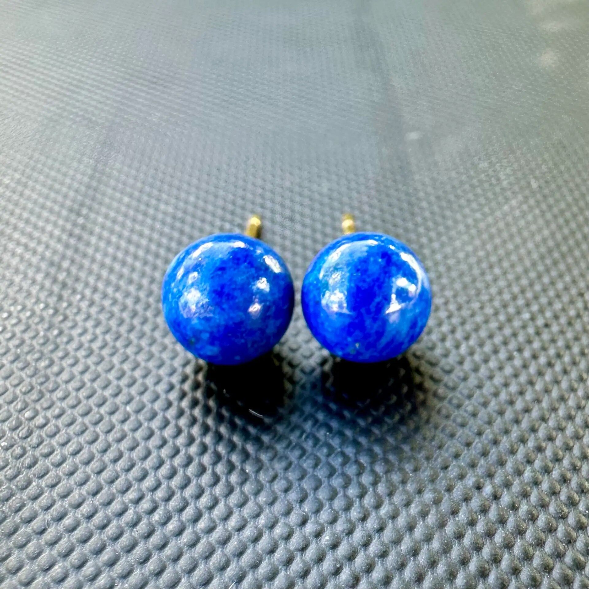 Vintage 14K Yellow Gold Lapis Stud Earrings