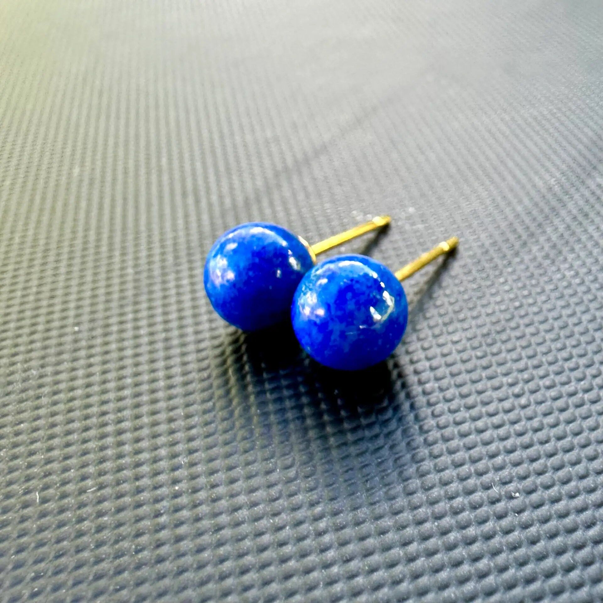 Vintage 14K Yellow Gold Lapis Stud Earrings - Image 3