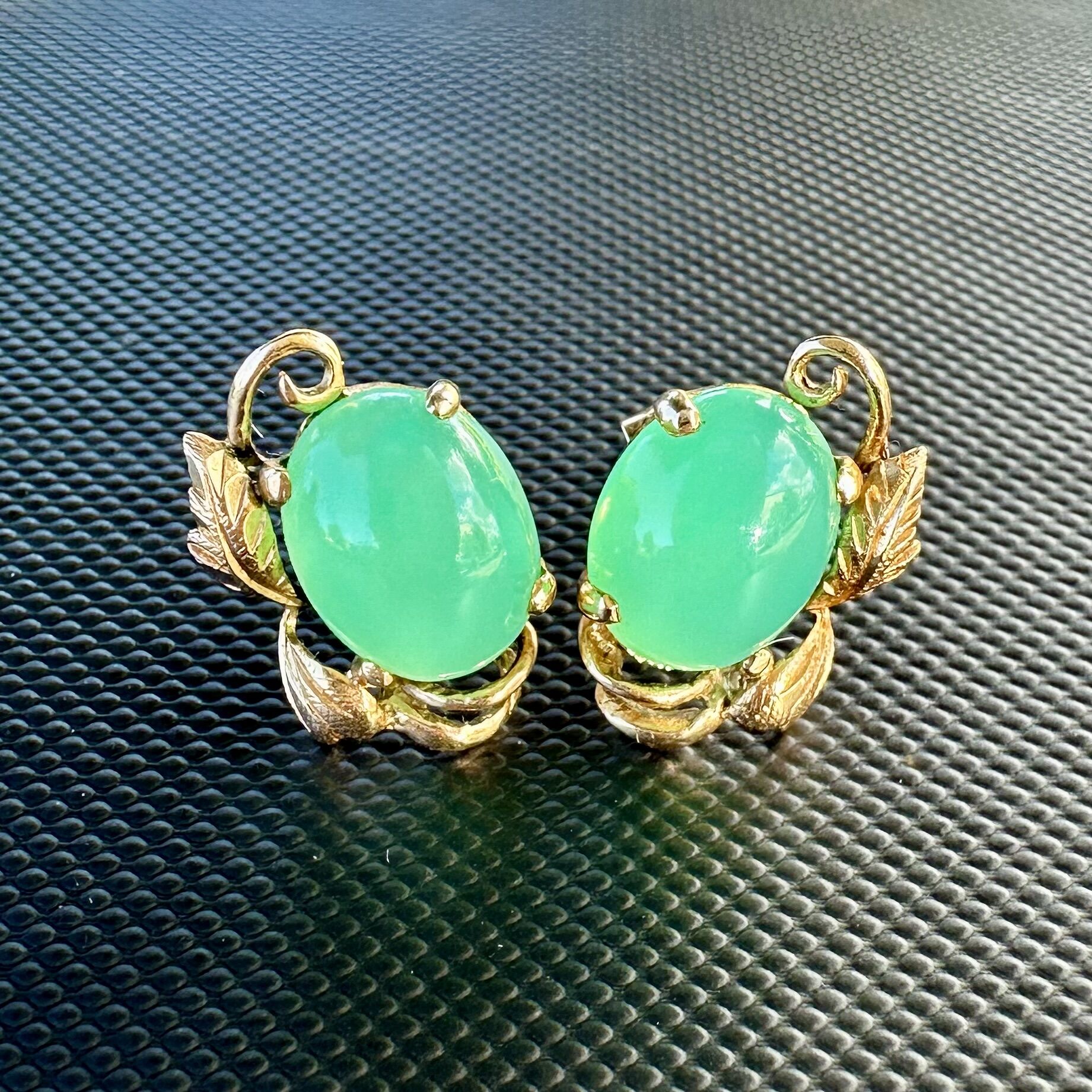14K Yellow Gold Scrolled Botanical Leaves Earrings with Chrysoprase | 3.13g