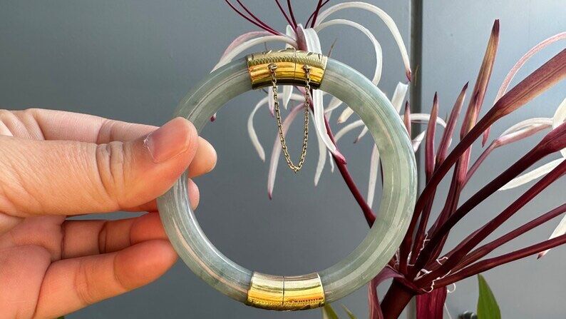 60.5 mm 14K Yellow Gold Hinged Bangle | Translucent Blushish Green Jade - Image 10