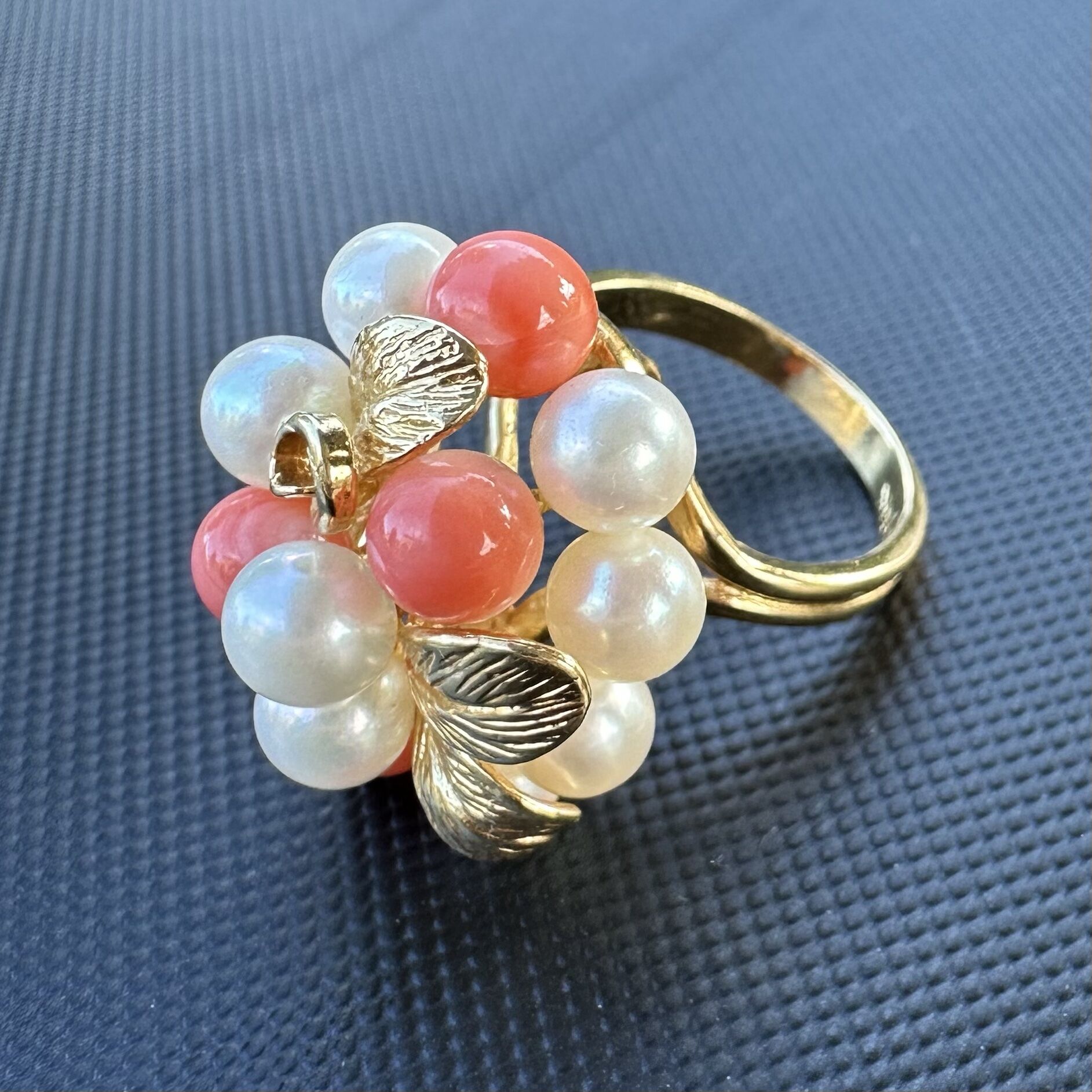 RARE Ming’s of Hawaii 14K Coral and Pearl Cluster Statement Ring (size 6) - Image 12