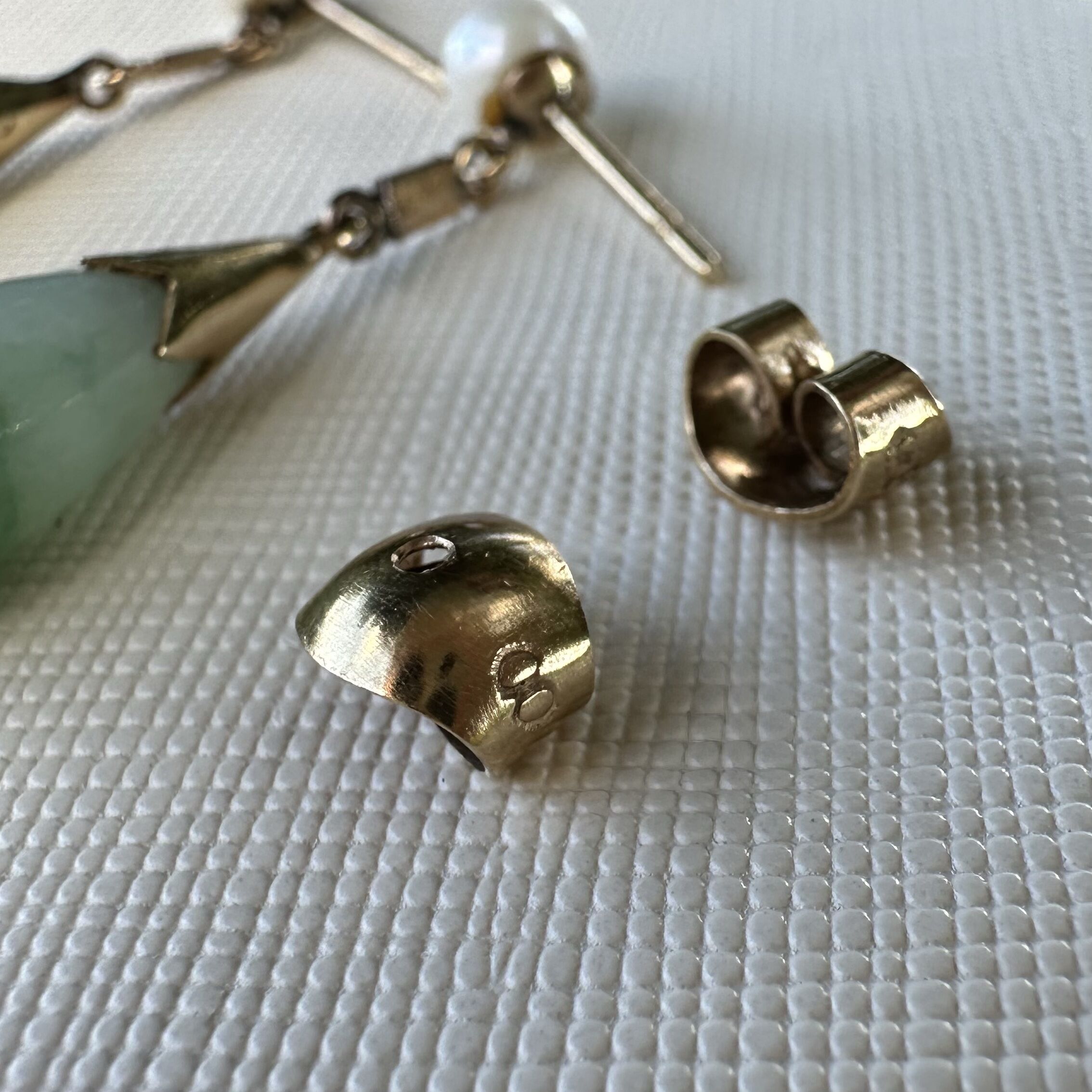 Elegant 14K Yellow Gold Jade and Pearl Earrings - Image 3