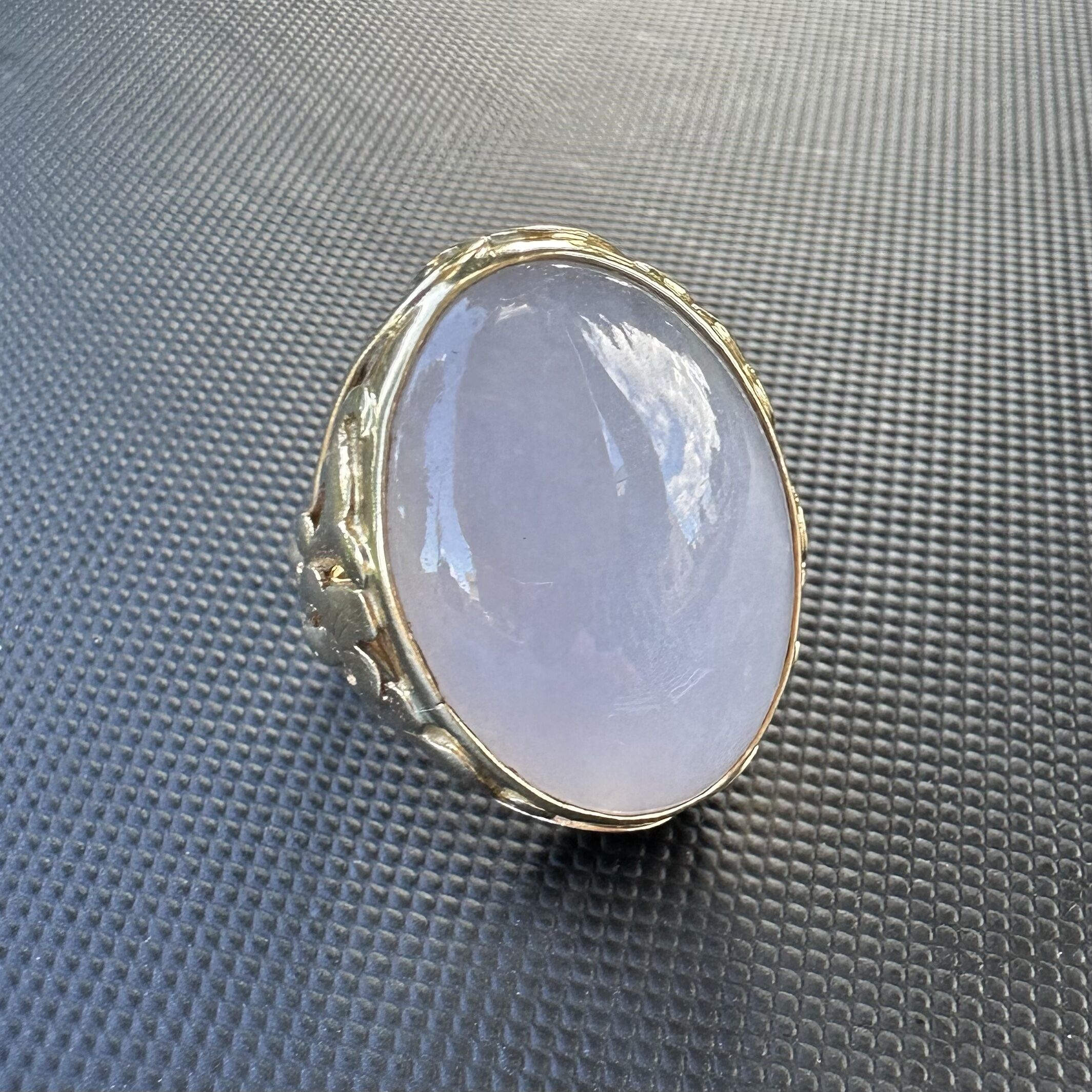MING’S Translucent Water Jade Ring | 14K Yellow Gold | Leaves Motif | Large Jade Stone - Image 9