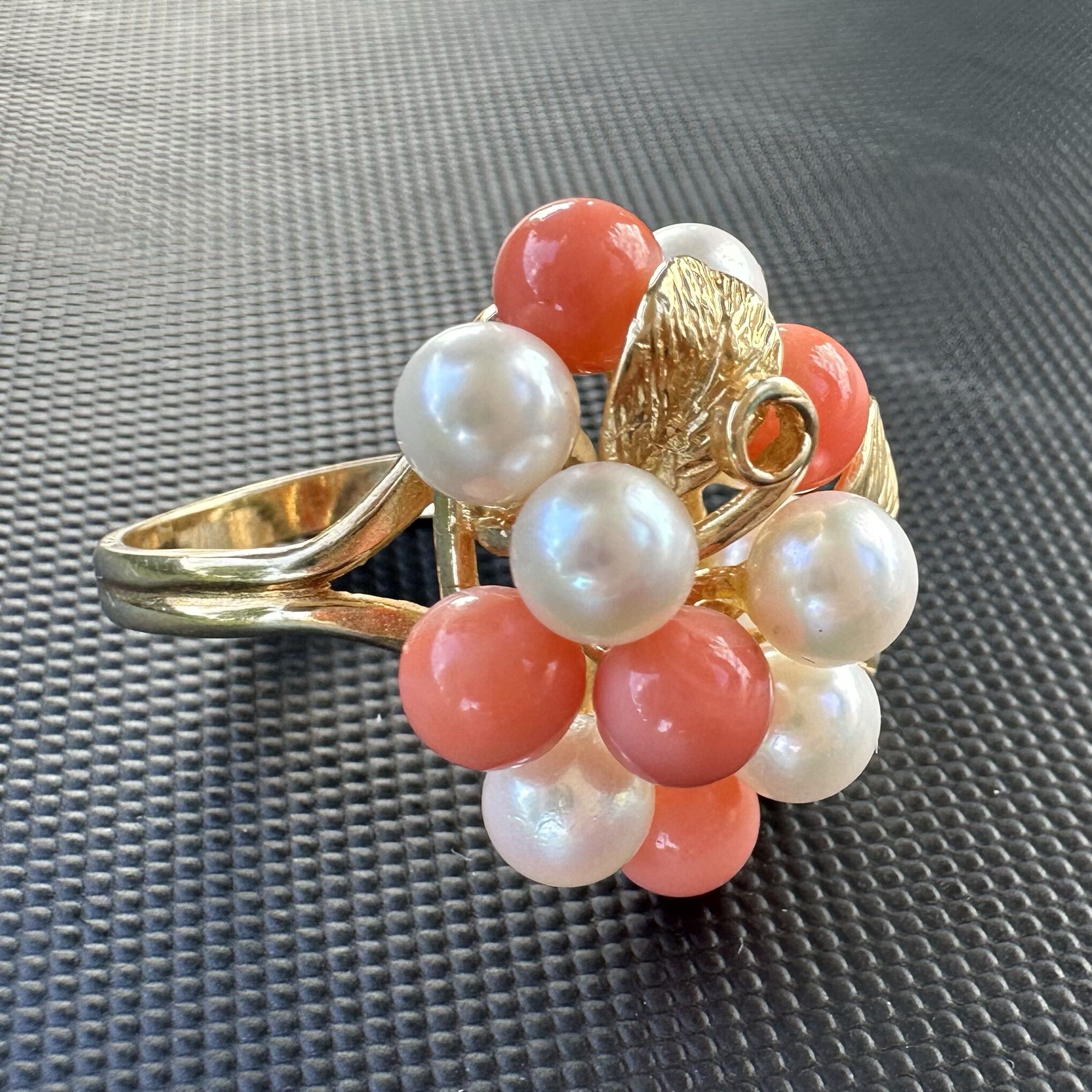 RARE Ming’s of Hawaii 14K Coral and Pearl Cluster Statement Ring (size 6) - Image 3