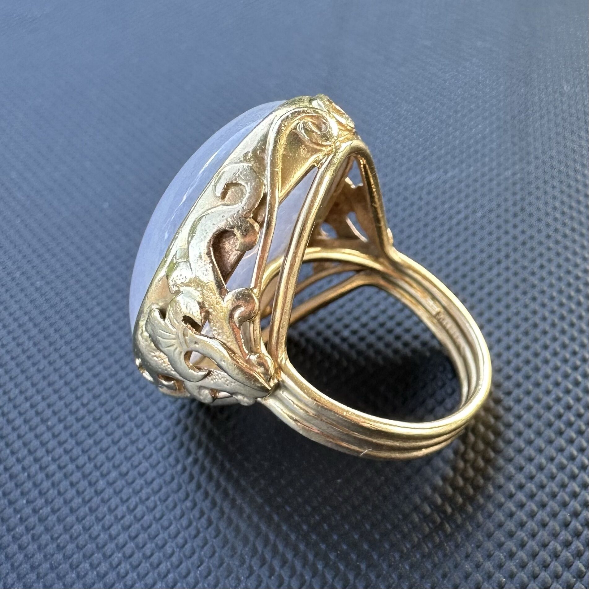 MING’S Translucent Water Jade Ring | 14K Yellow Gold | Leaves Motif | Large Jade Stone - Image 3
