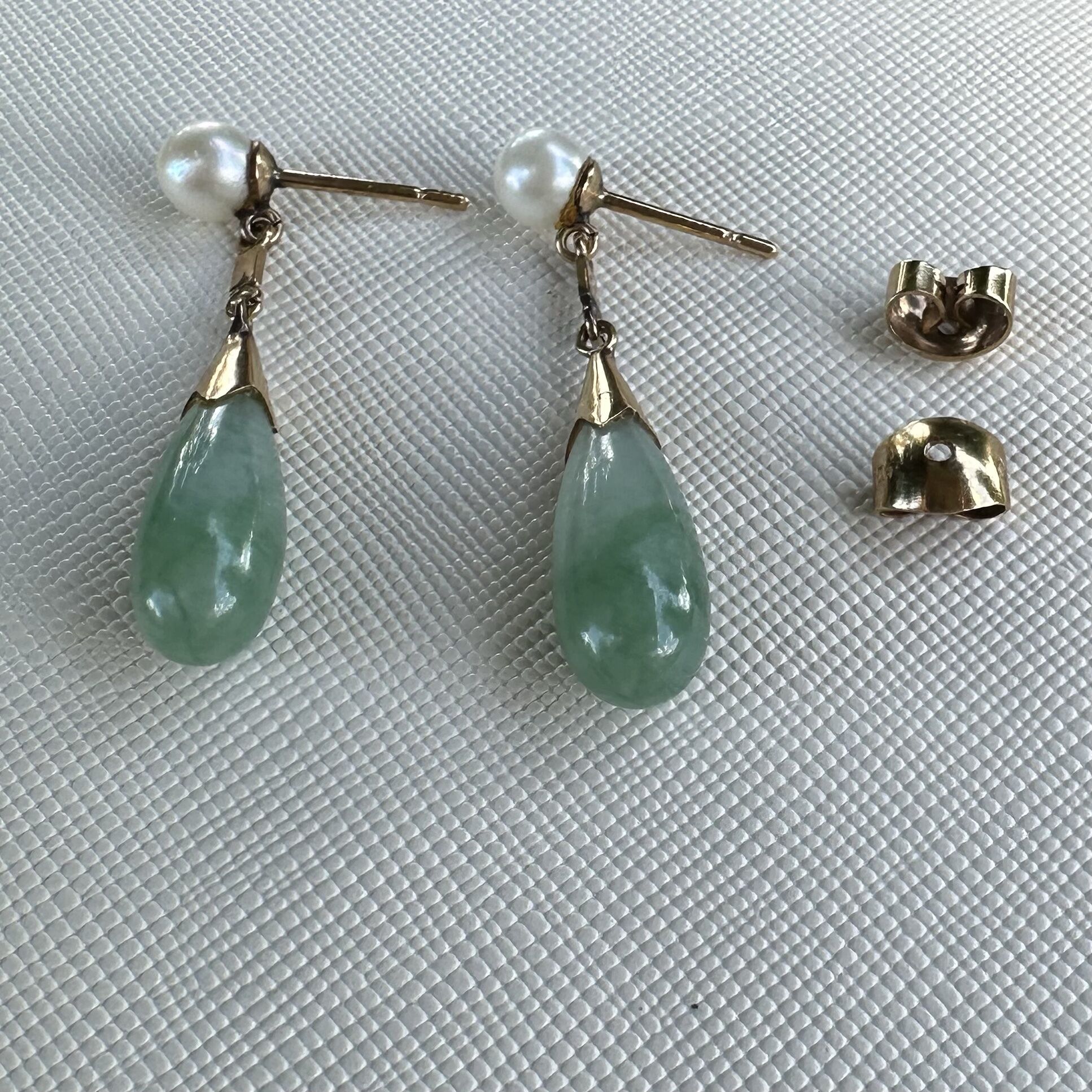 Elegant 14K Yellow Gold Jade and Pearl Earrings - Image 2