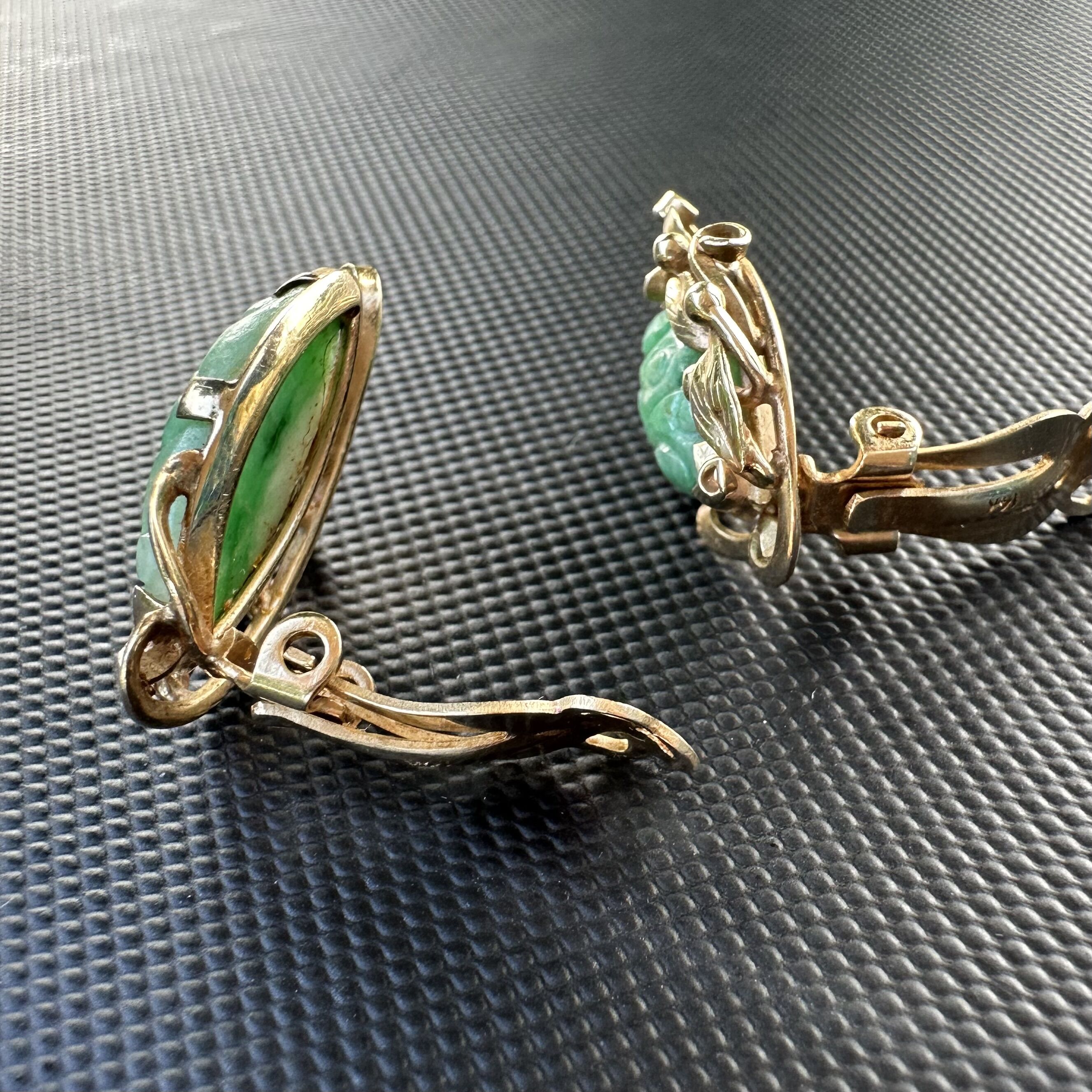 MING'S 14K Carved Jadeite Jade Vivid Green Leaf Scroll Clip-On Earrings - Image 8