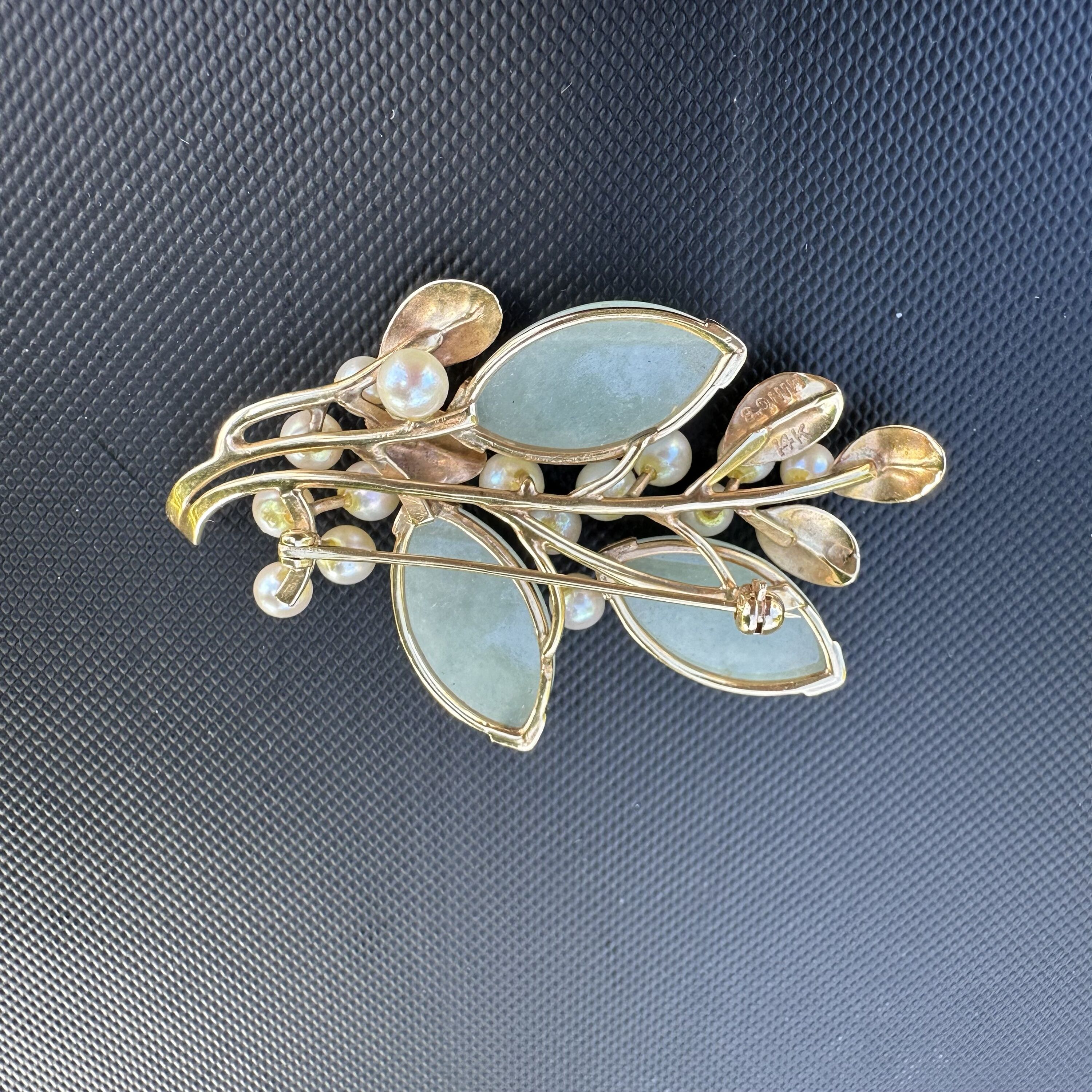 Vintage MING’S 14Kt Yellow Gold Water Jade & Pearl Accents Brooch - Image 11