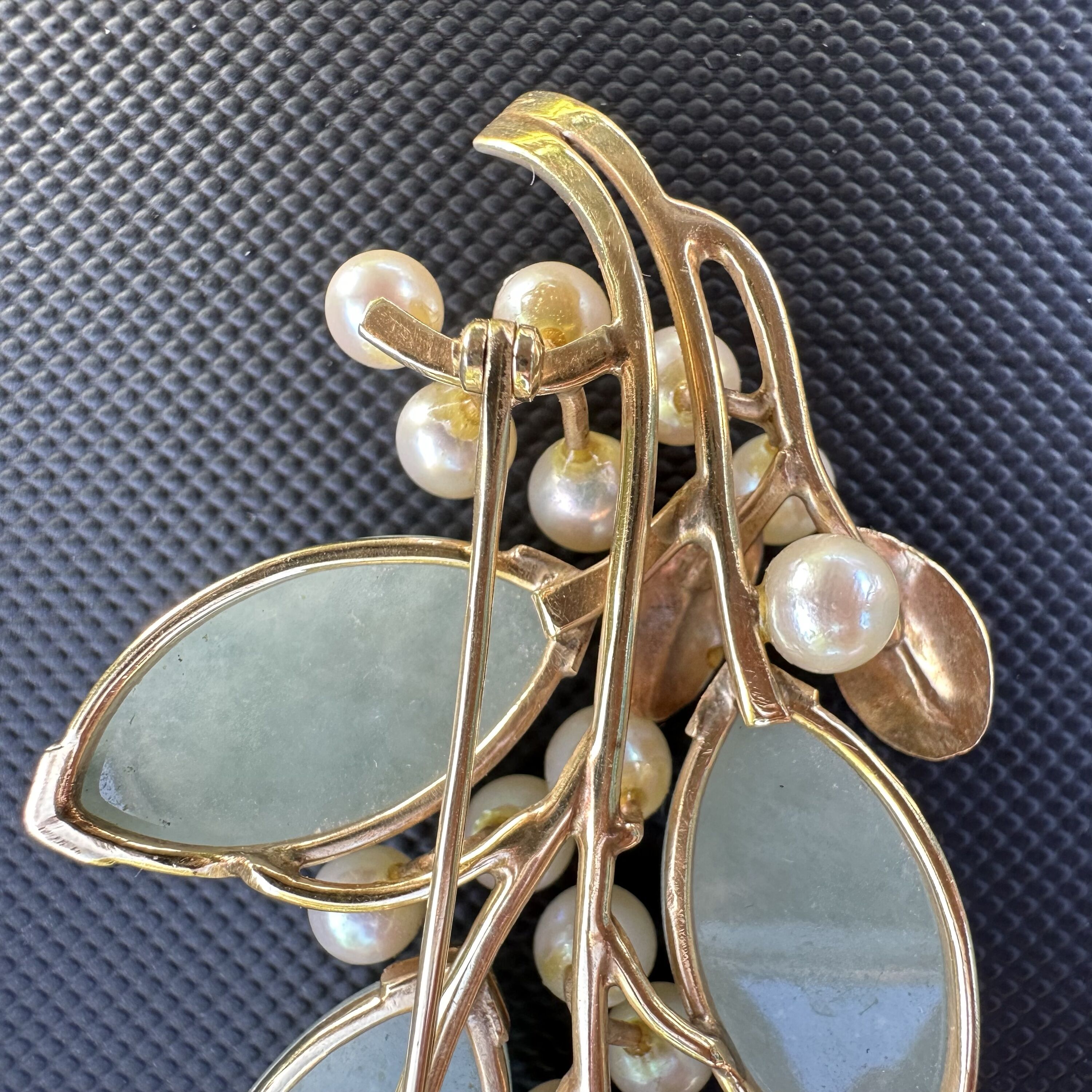 Vintage MING’S 14Kt Yellow Gold Water Jade & Pearl Accents Brooch - Image 12