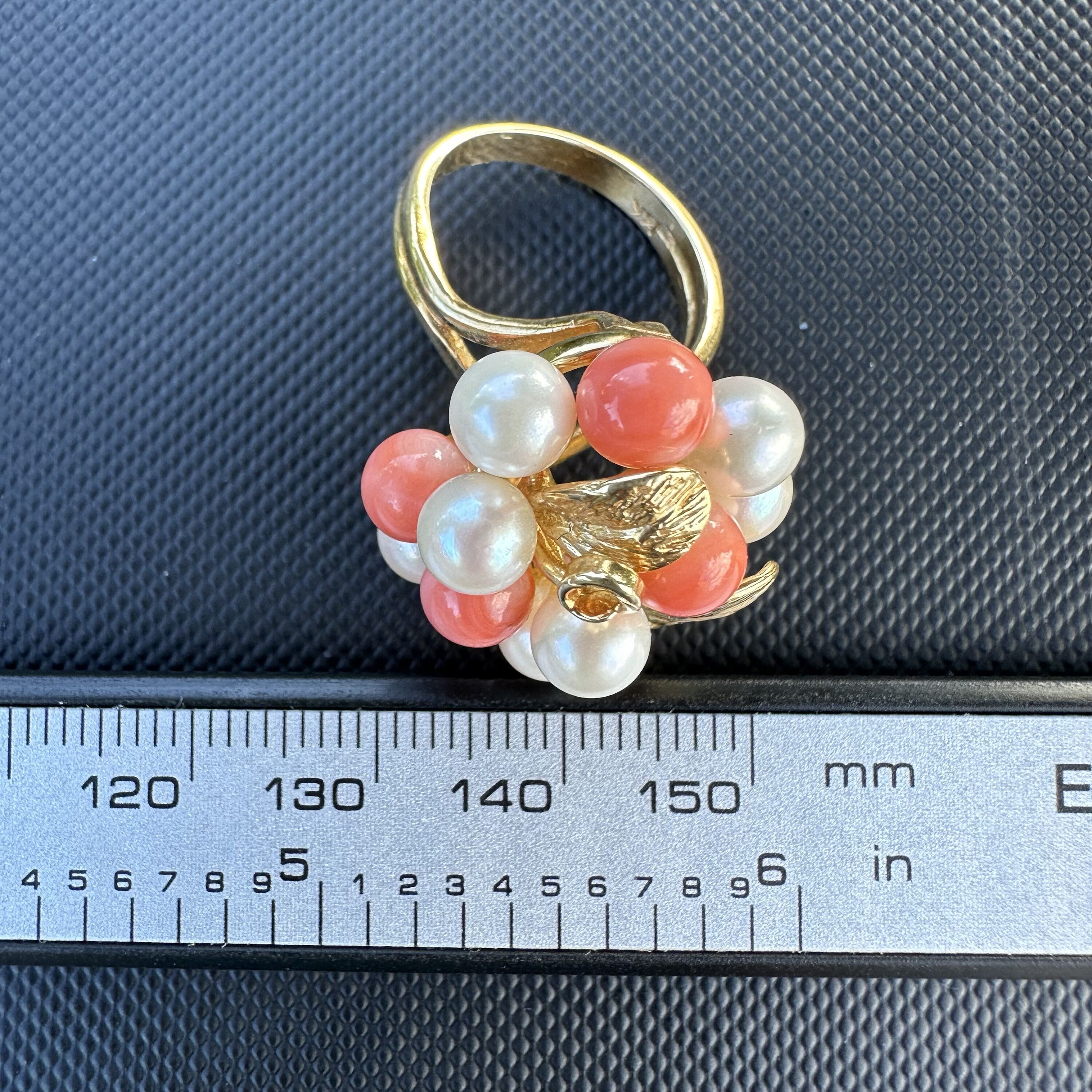 RARE Ming’s of Hawaii 14K Coral and Pearl Cluster Statement Ring (size 6) - Image 5