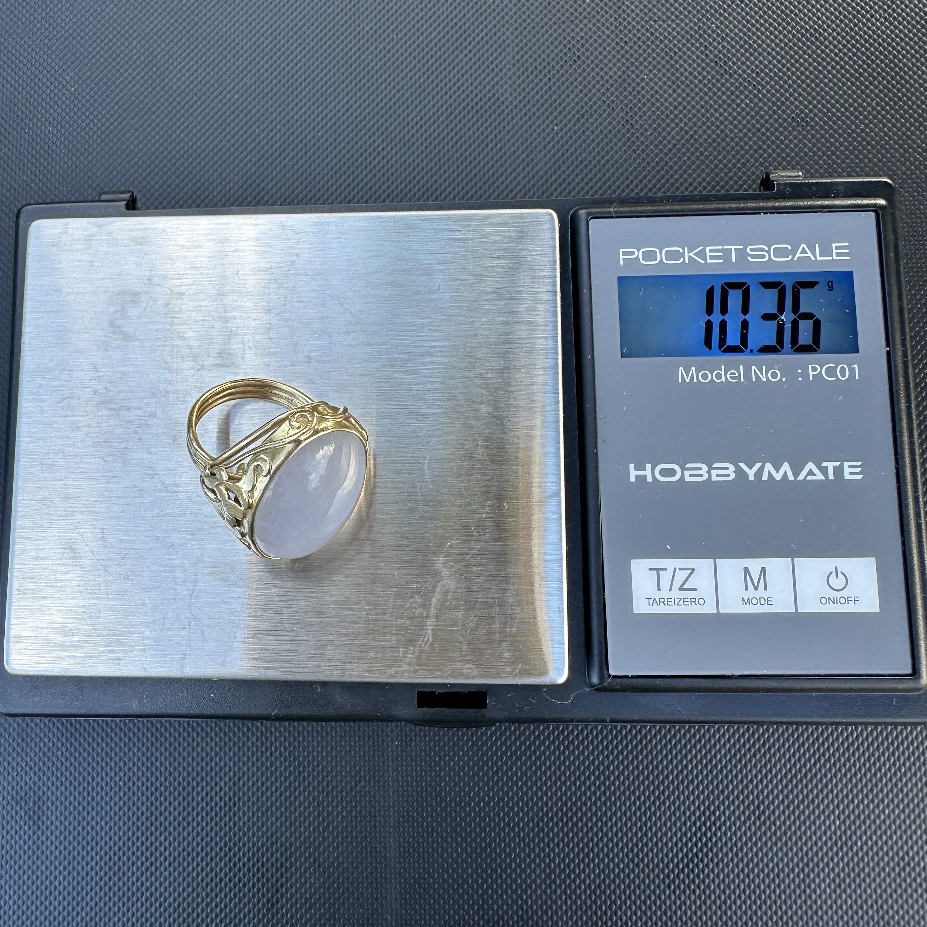 MING’S Translucent Water Jade Ring | 14K Yellow Gold | Leaves Motif | Large Jade Stone - Image 10