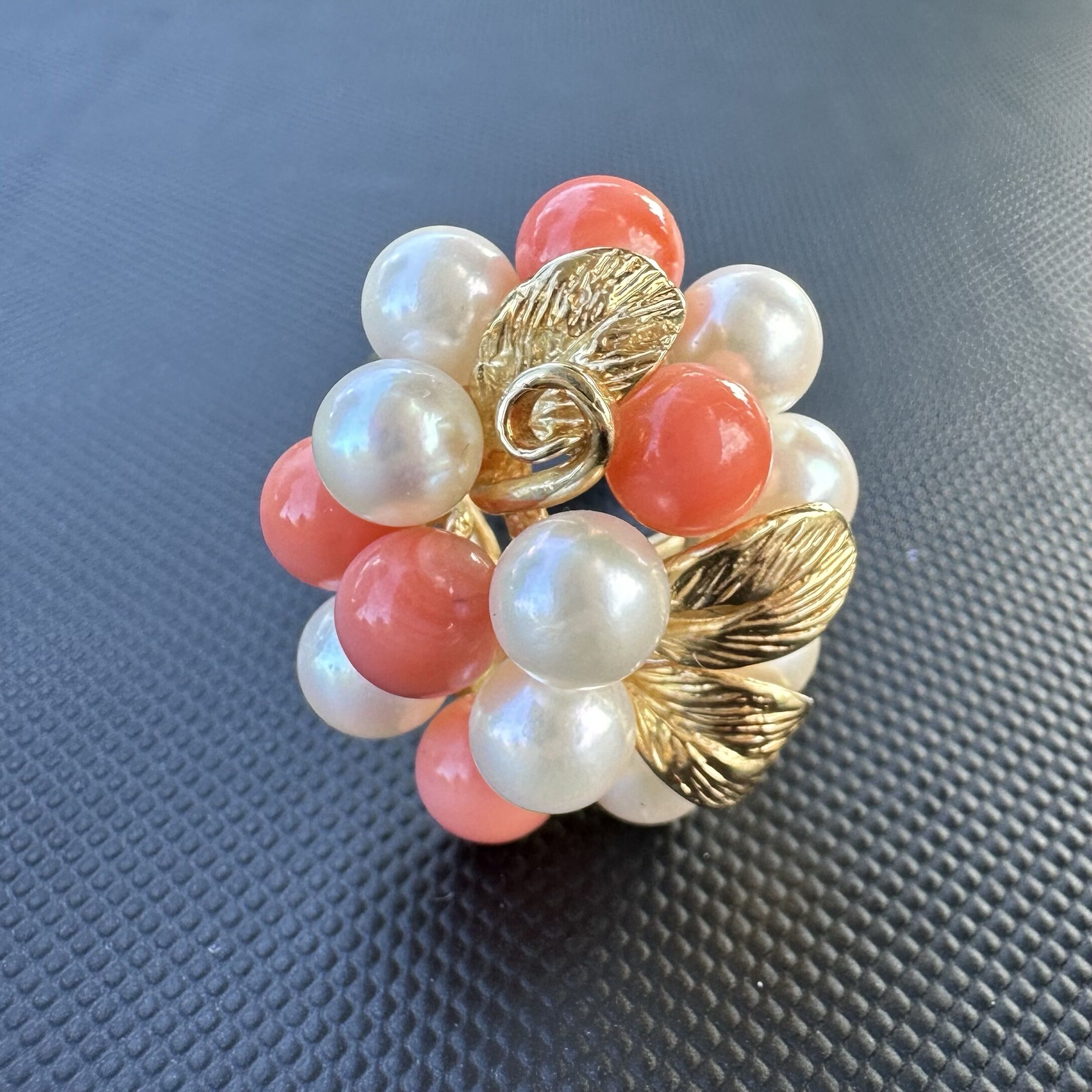 RARE Ming’s of Hawaii 14K Coral and Pearl Cluster Statement Ring (size 6)