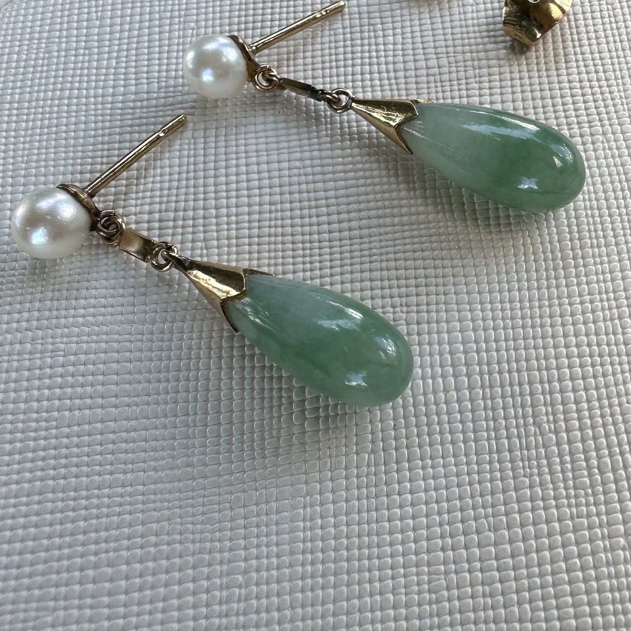 Elegant 14K Yellow Gold Jade and Pearl Earrings