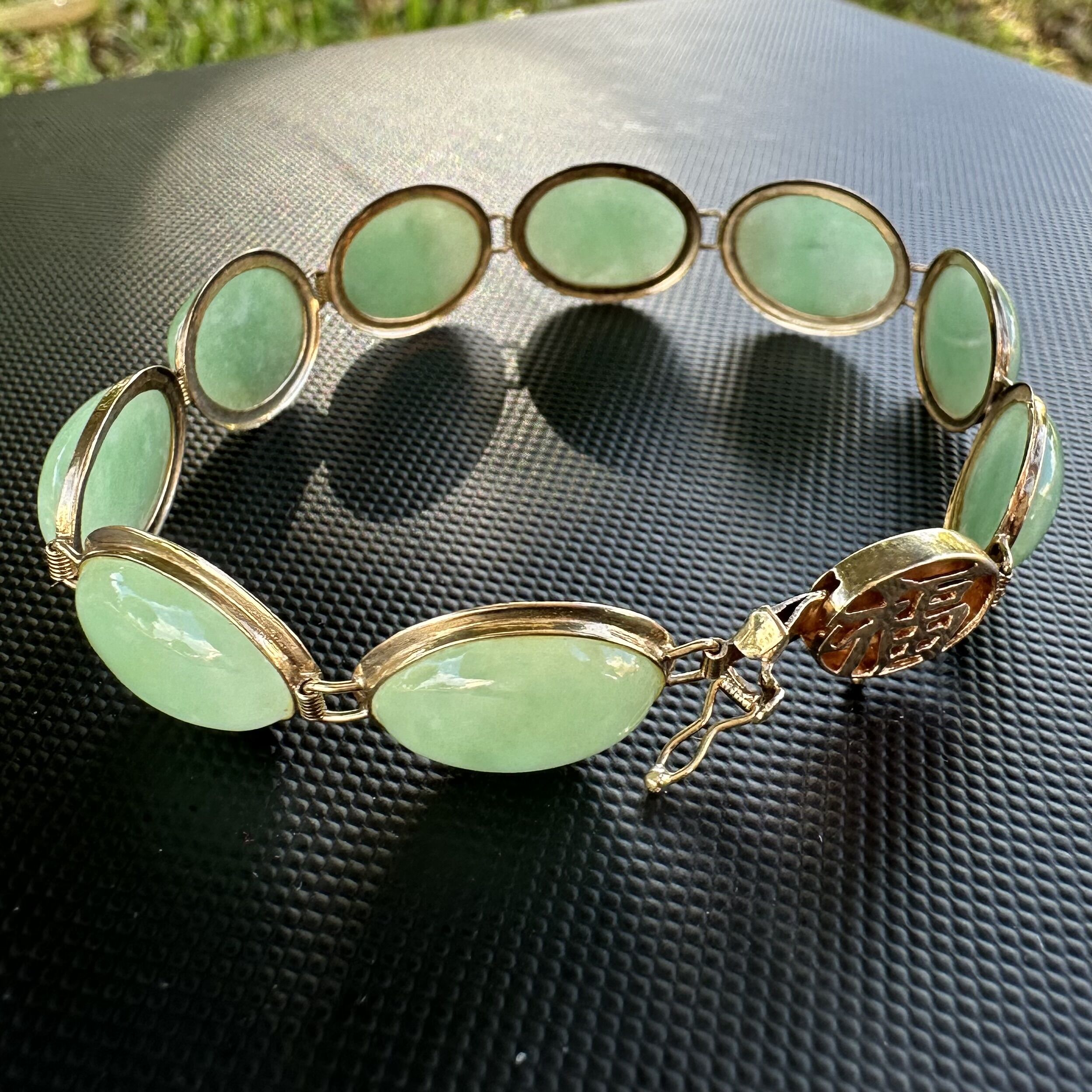 Vintage 14k Apple Green Oval Jade Link Bracelet