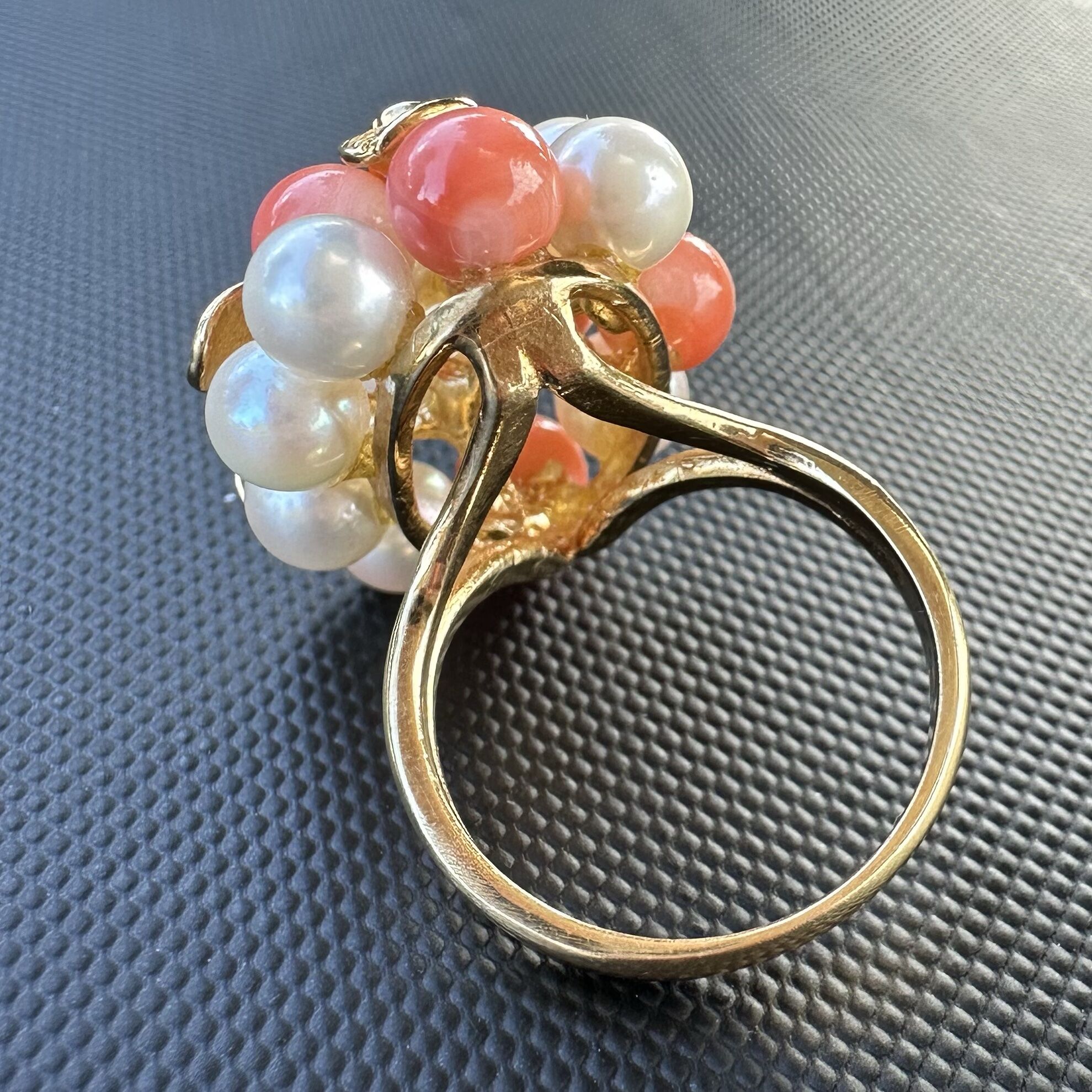 RARE Ming’s of Hawaii 14K Coral and Pearl Cluster Statement Ring (size 6) - Image 4