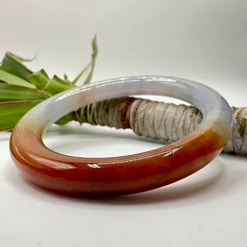 52.6mm Red and White/Gray Princess Round Jade Bangle