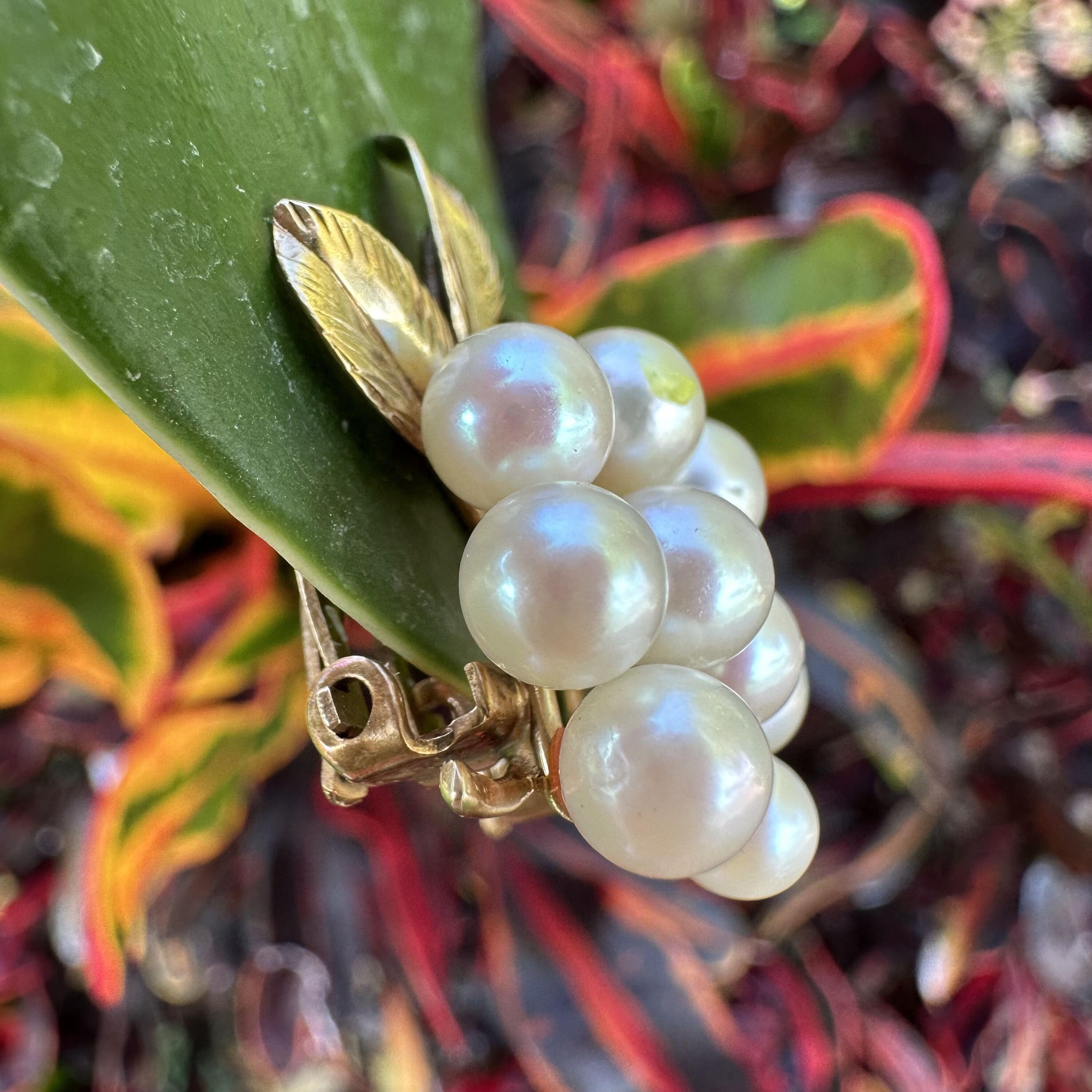 Vintage 14K Yellow Gold Ming’s Pearl Cluster Earrings – Delicate Leaf Design, Estate Jewelry - Image 10