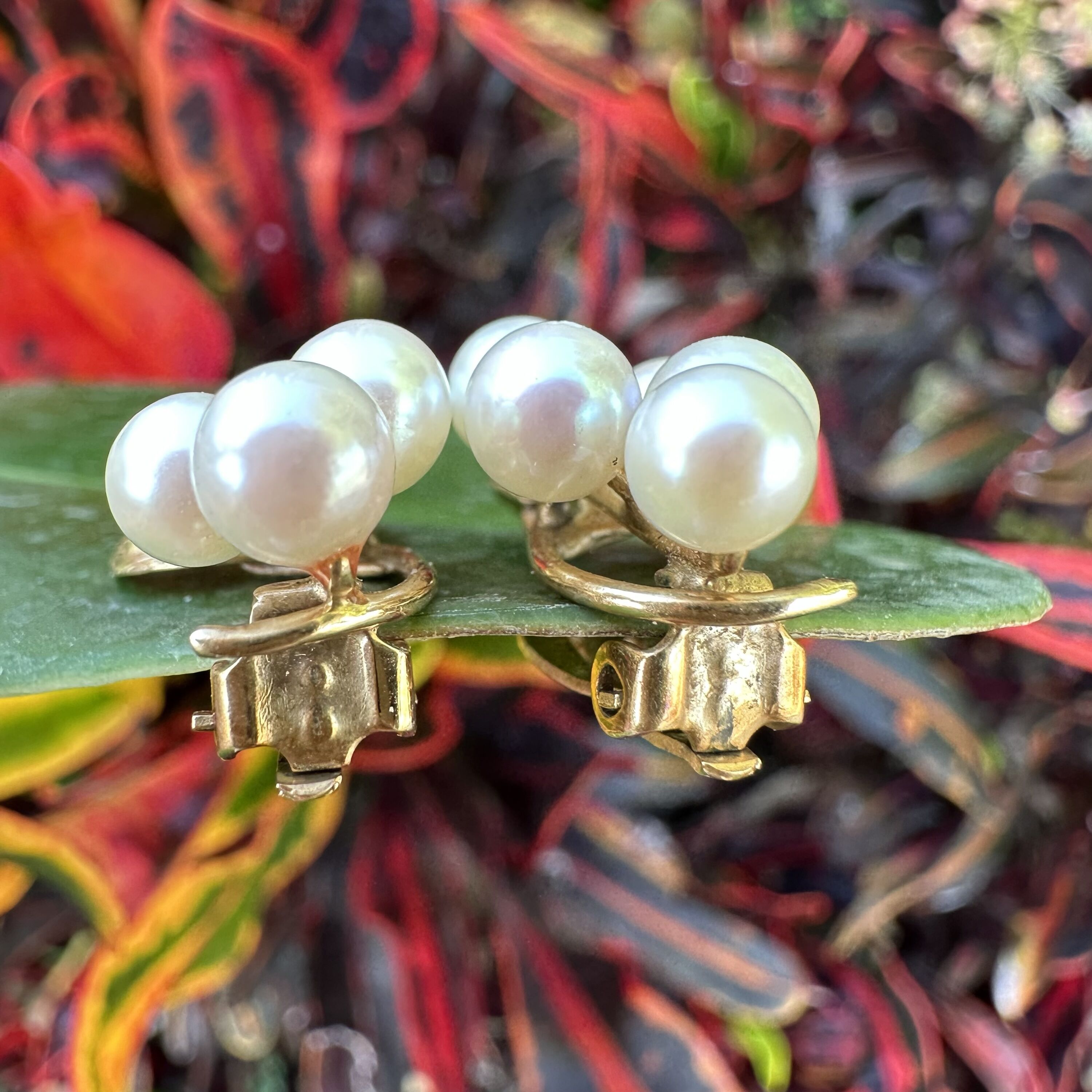 Vintage 14K Yellow Gold Ming’s Pearl Cluster Earrings – Delicate Leaf Design, Estate Jewelry - Image 4
