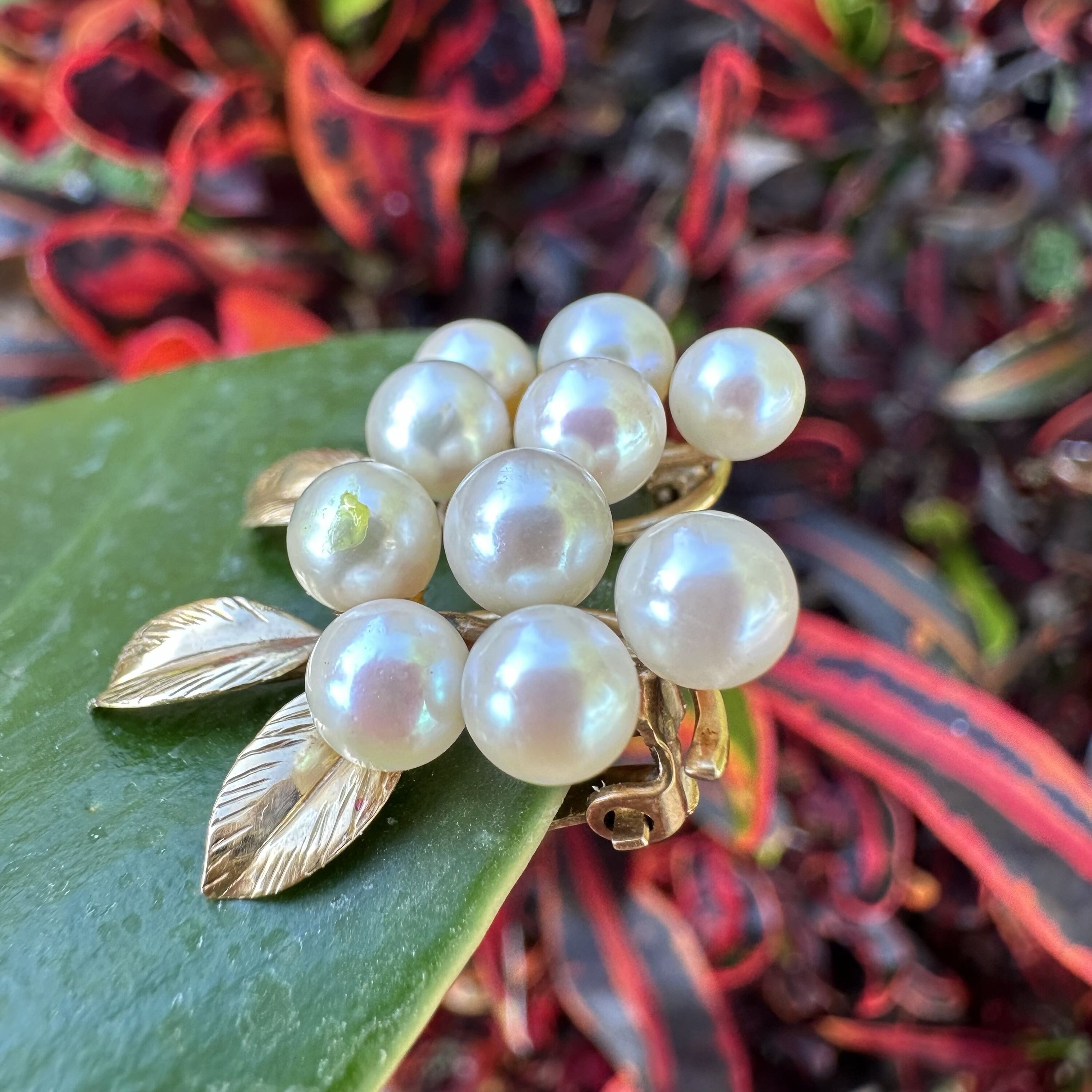Vintage 14K Yellow Gold Ming’s Pearl Cluster Earrings – Delicate Leaf Design, Estate Jewelry - Image 3