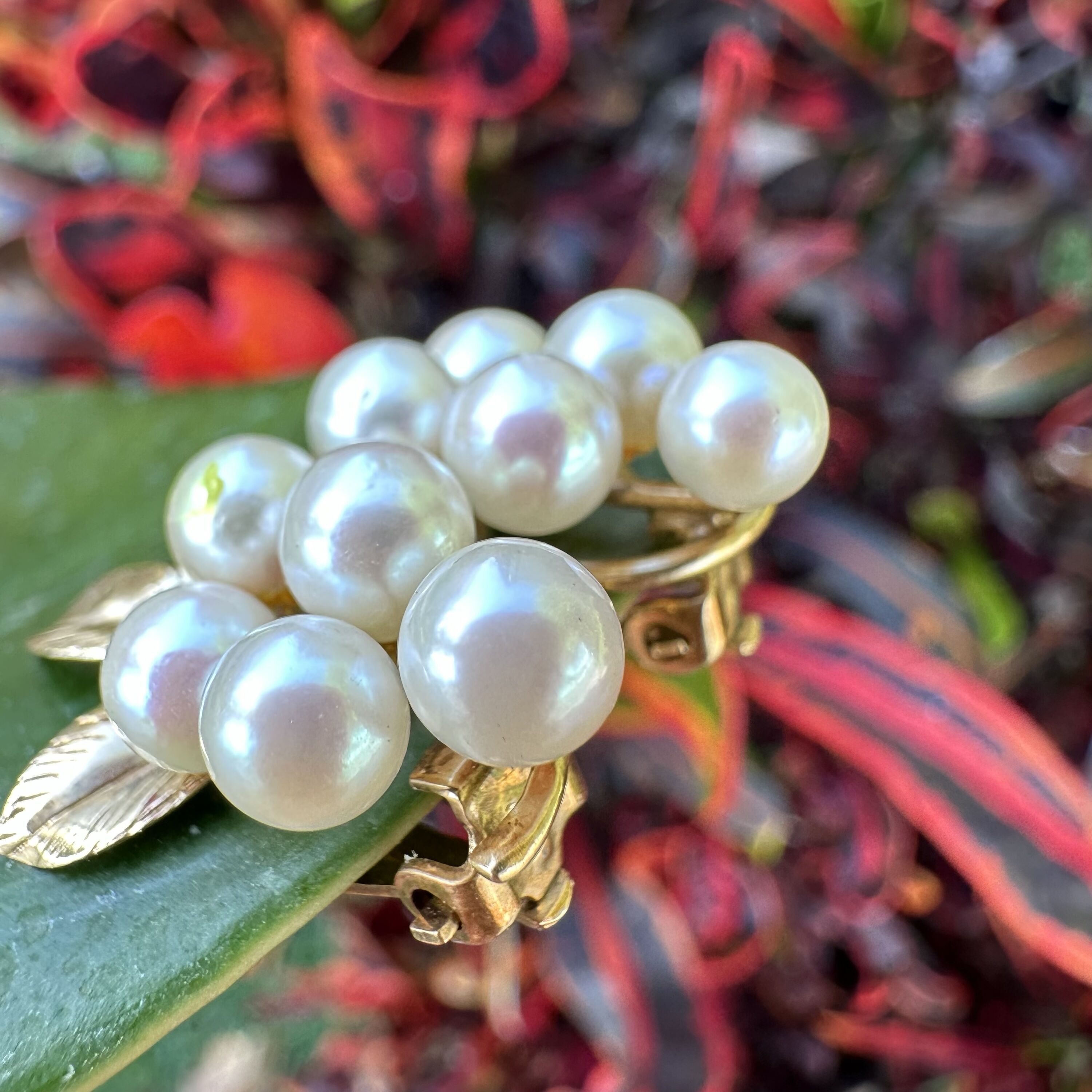 Vintage 14K Yellow Gold Ming’s Pearl Cluster Earrings – Delicate Leaf Design, Estate Jewelry - Image 2