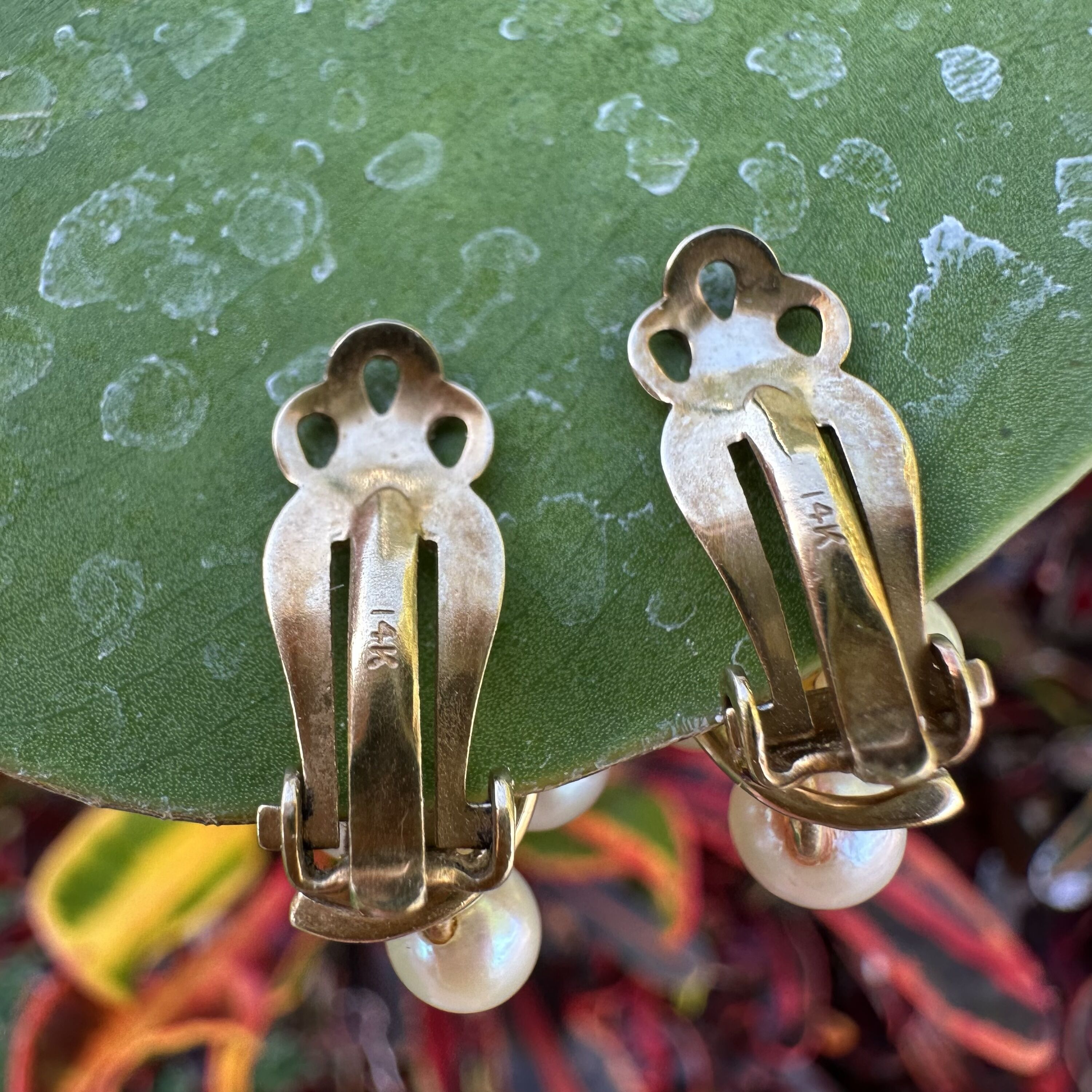 Vintage 14K Yellow Gold Ming’s Pearl Cluster Earrings – Delicate Leaf Design, Estate Jewelry - Image 9